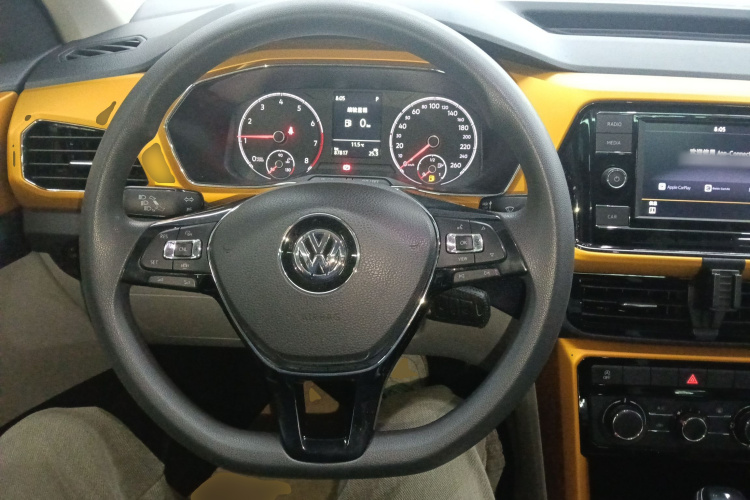 Volkswagen T-Cross 2019 car image #15
