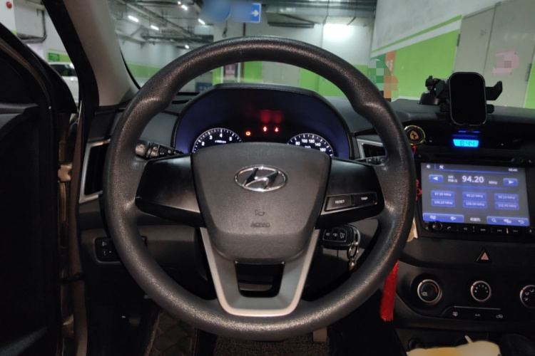 Hyundai ix25 2015 car image #15