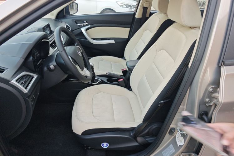Changan Alsvin V7 2017 #15 Changan Alsvin V7 2017 car image #15
