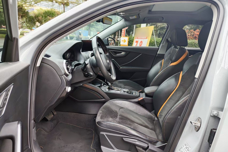 Q2L e-tron 2022 car image #15