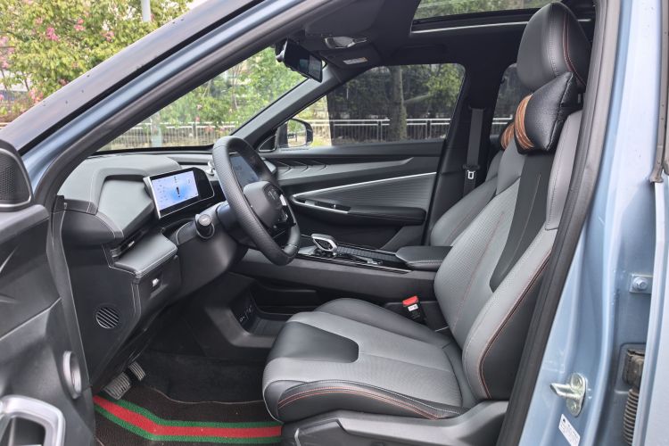 GEELY Boyue 2023 car image #15