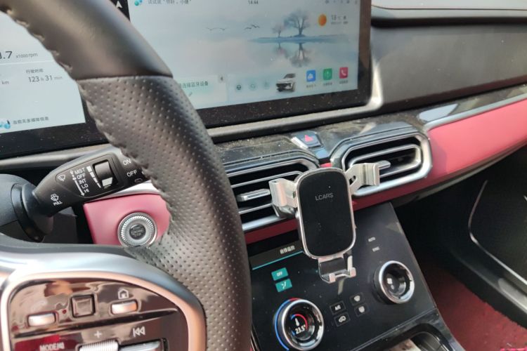 X70 PLUS 2024 car image #15