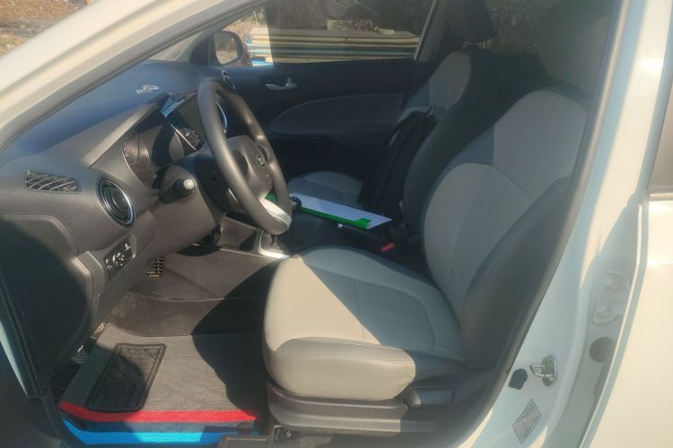 Kia 2019 car image #15