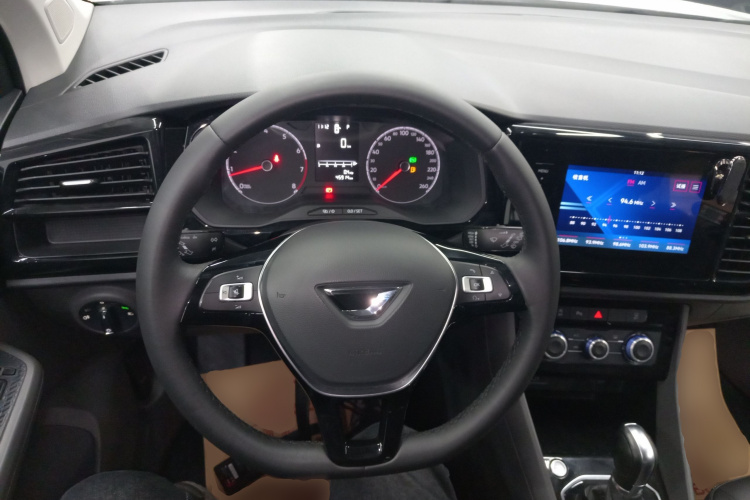 VS5 2020 car image #15