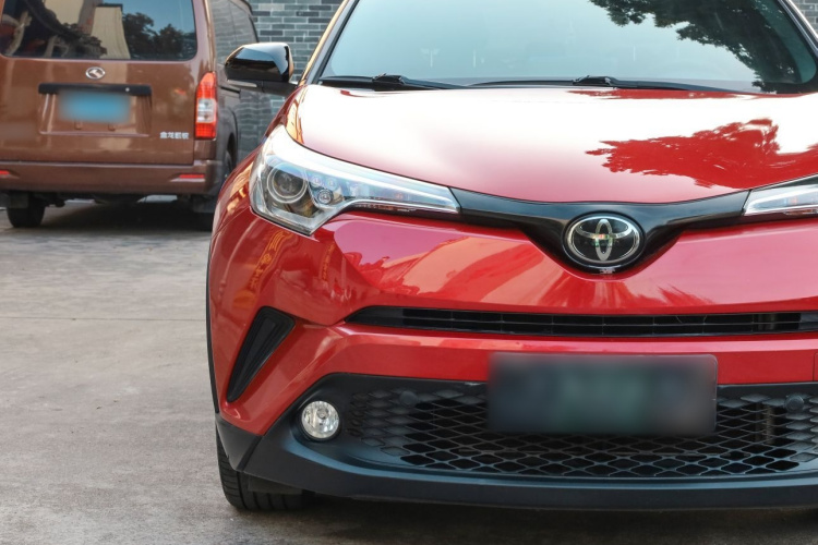 Toyota C-HR 2018 car image #15