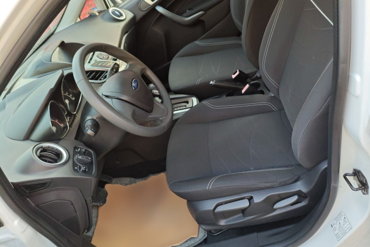 Ford Fiesta 2014 car image #15