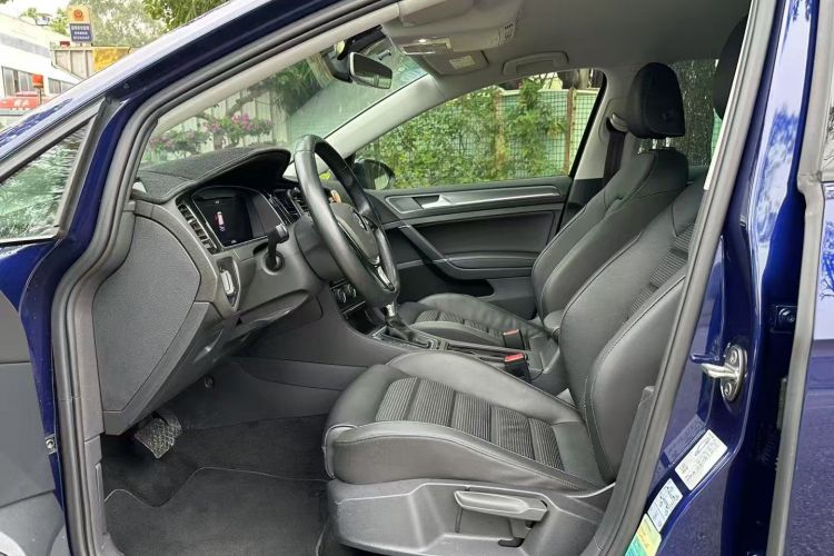 Volkswagen Golf New Energy (Imported) 2019 صورة سيارة #15