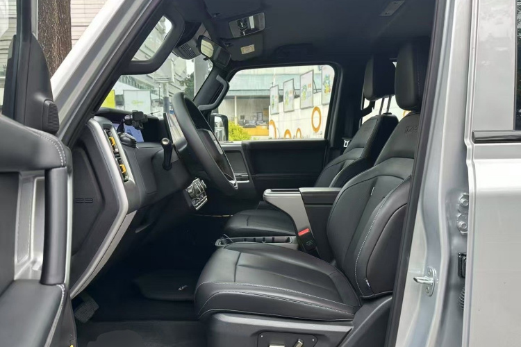 2025 car image #15