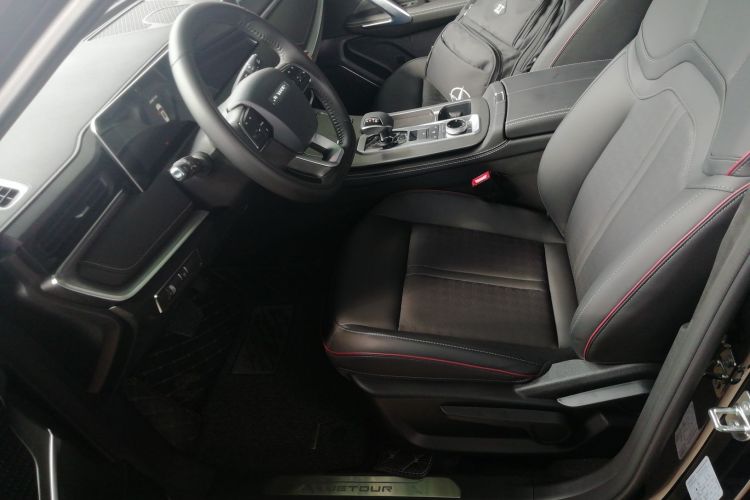 X70 PLUS 2025 car image #15