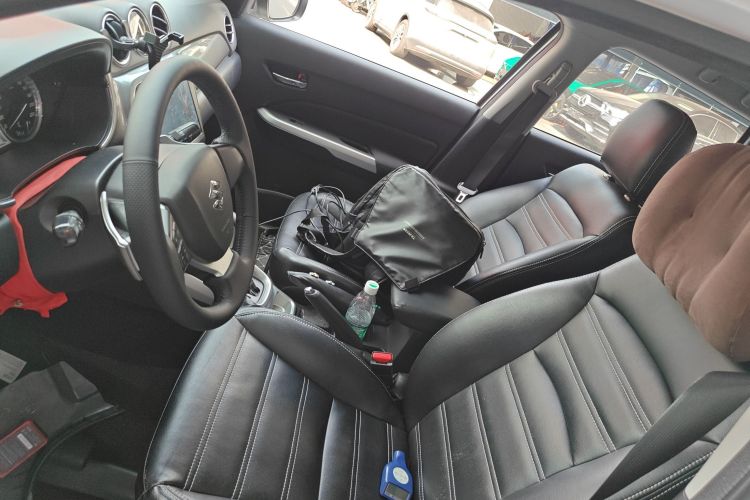 Suzuki Vitara 2016 car image #15