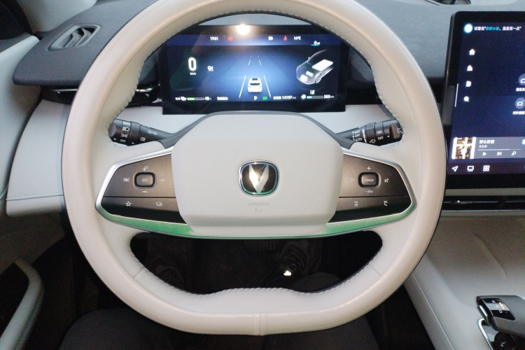 Changan UNI-Z PHEV 2024 #15 Changan UNI-Z PHEV 2024 car image #15