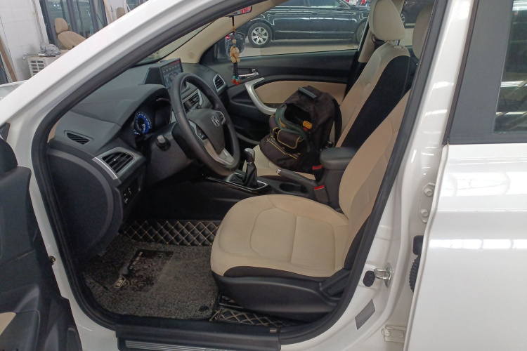 Changan Alsvin V7 2017 #15 Changan Alsvin V7 2017 car image #15