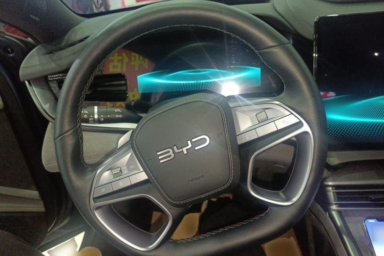 BYD Seal 07 DM-i 2025 car image #15
