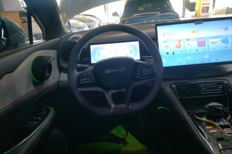 BYD Frigate 07 2023 immagine di auto #15