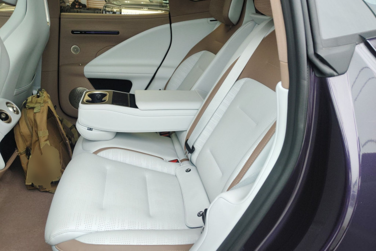 Avatr 07 2025 car image #15