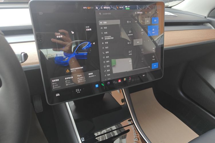 Tesla Model 3 2020 car image #15