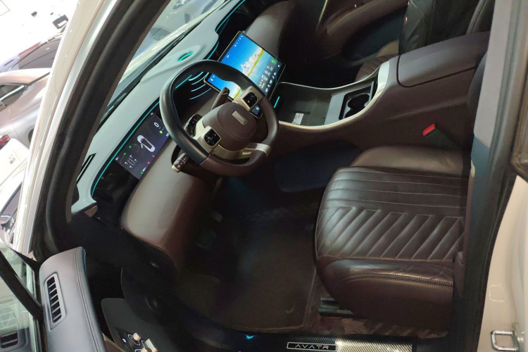 Avatr 11 2024 car image #15