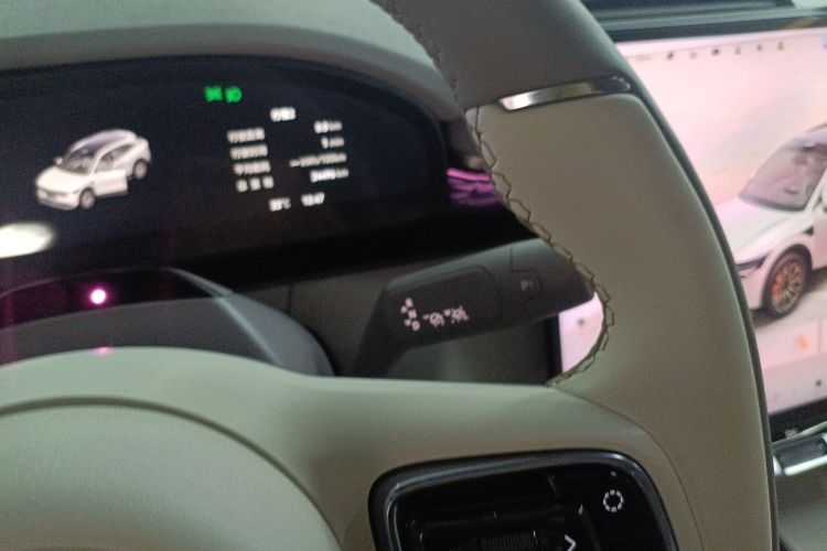 Zeekr 7X 2025 car image #15