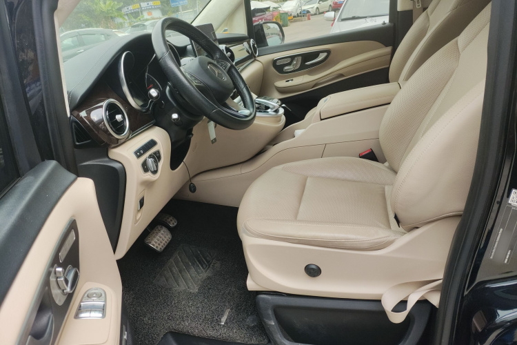 Mercedes-Benz V Class 2020 car image #15