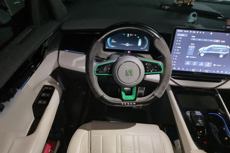 极氪 极氪009 2023 汽车图片 #15