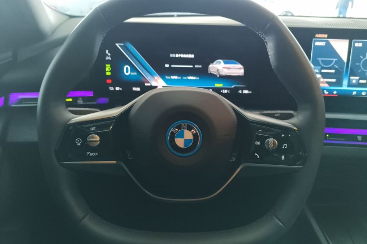 BMW i5 2024 car image #15