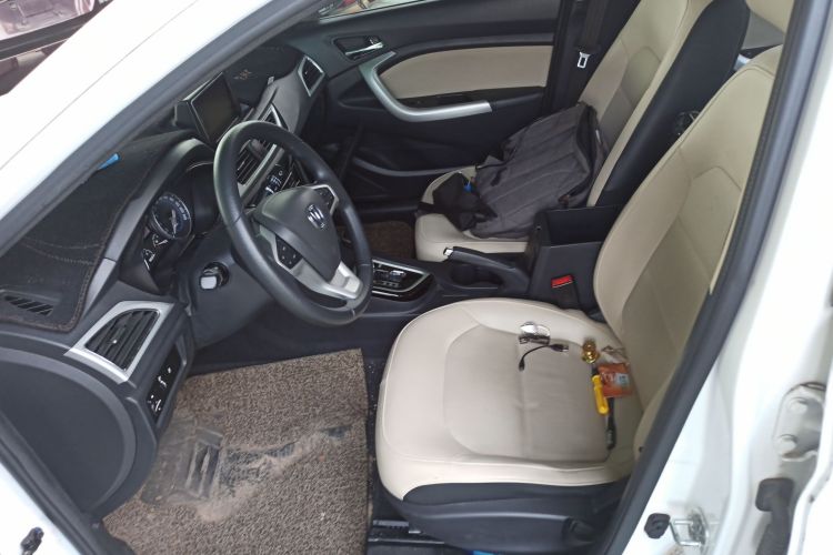 Changan Alsvin V7 2015 car image #15