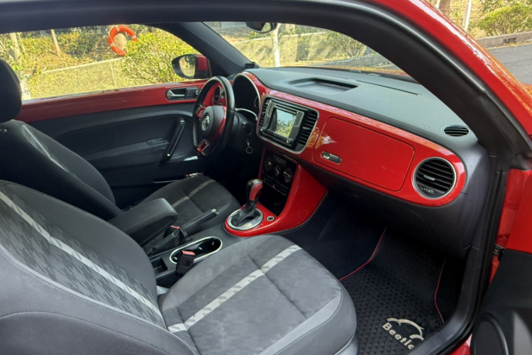 Volkswagen Beetle 2018 immagine di auto #15