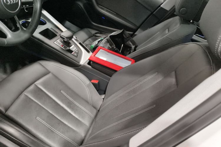 Audi A4L 2021 car image #15