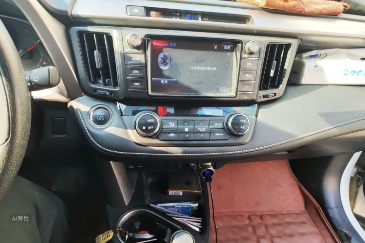 Toyota RAV4 2018 car image #15