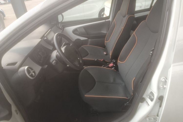 BYD e1 2021 car image #15