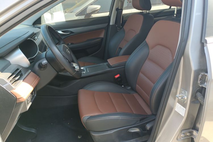 Emgrand 2021 car image #15
