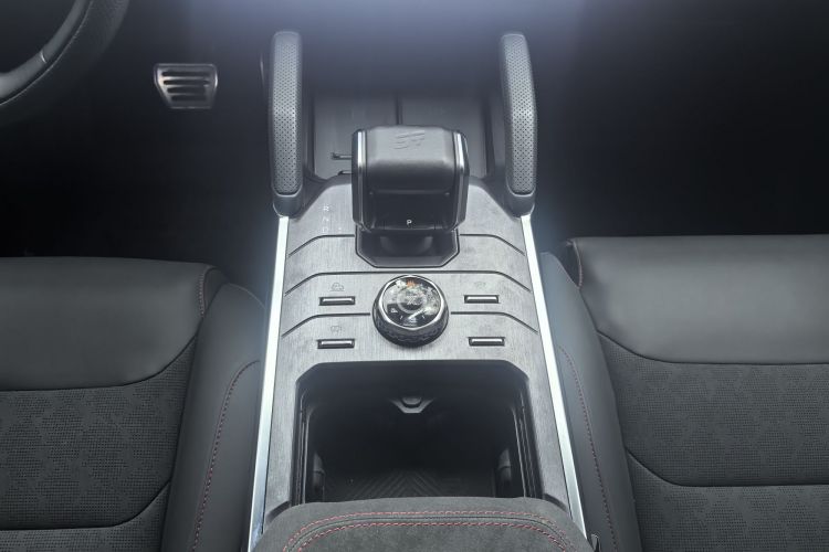 Jetour Traveller 2024 car image #15