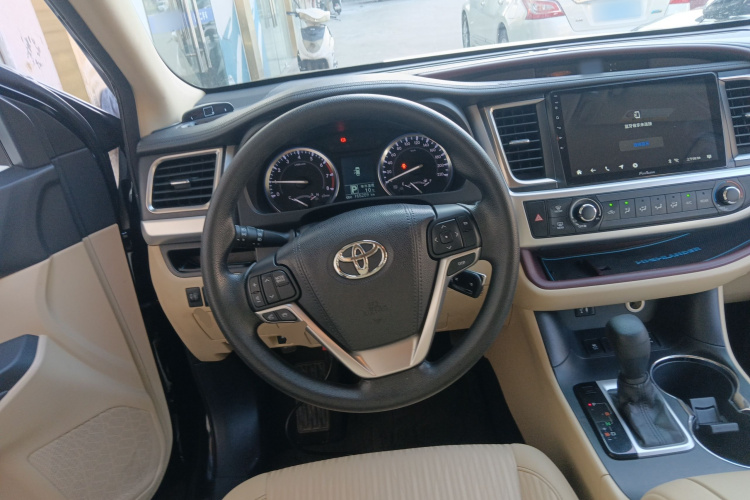 Toyota Highlander 2016 car image #15