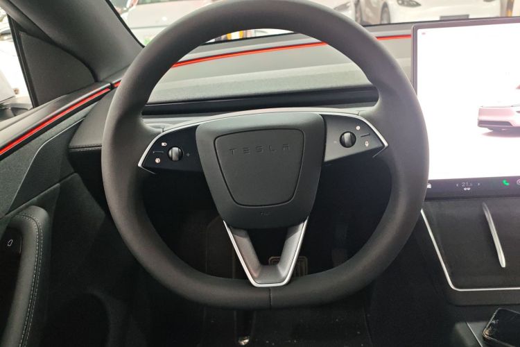特斯拉 Model Y L 2025 汽车图片 #15