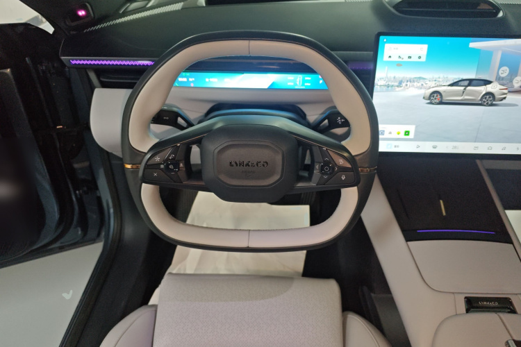 Lynk & Co 2024 car image #15