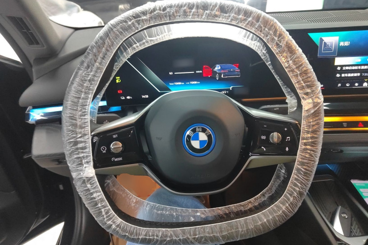 BMW i5 2024 car image #15