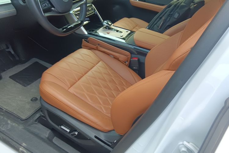 BYD Tang New Energy 2023 #15 BYD Tang New Energy 2023 car image #15