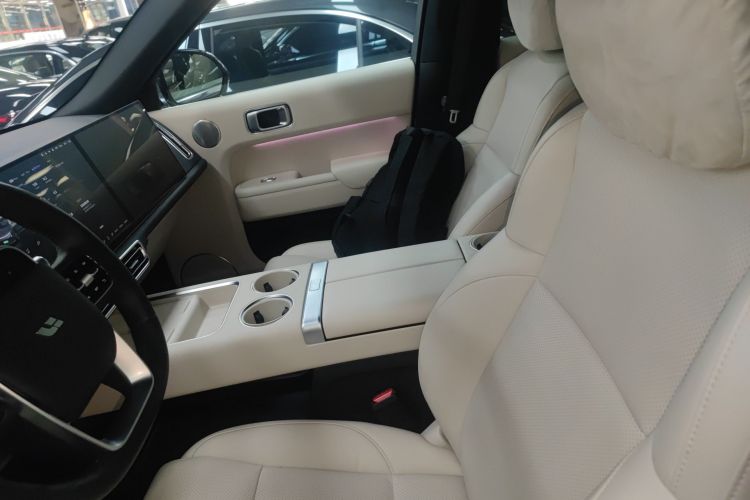 Li L9 2024 صورة سيارة #15