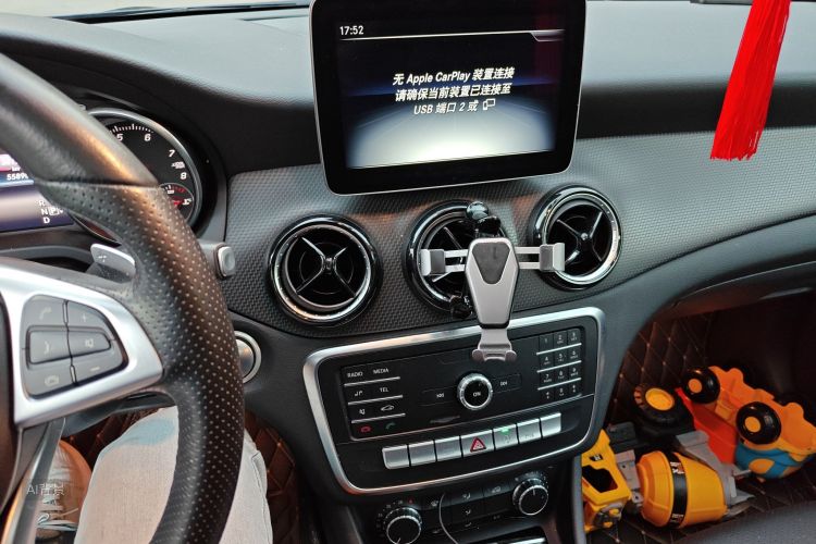 Mercedes-Benz GLA Class 2019 car image #15