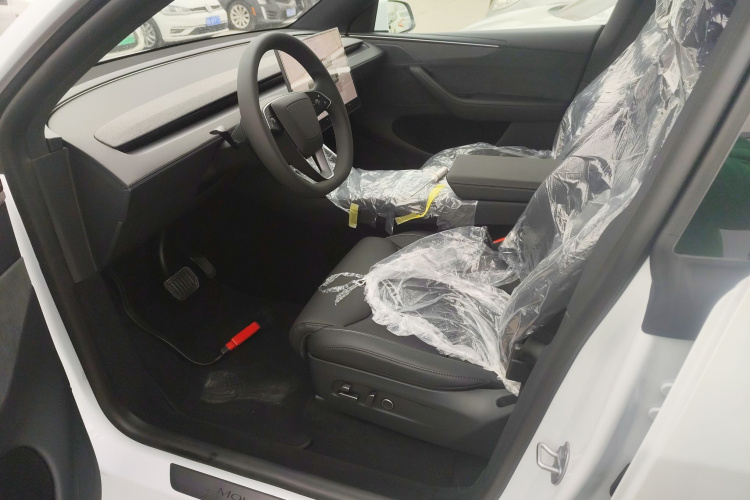特斯拉 Model Y L 2025 汽车图片 #15