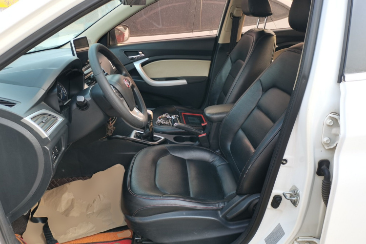 Changan Alsvin V7 2016 car image #15