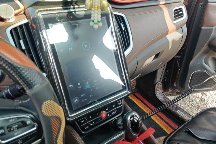 SWM X7 2017 صورة سيارة #15