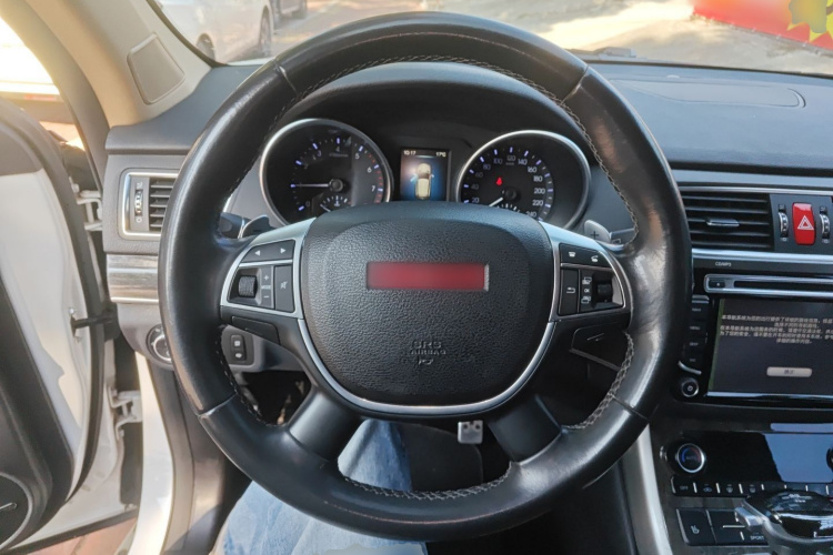 Haval H8 2015 #15 Haval H8 2015 car image #15