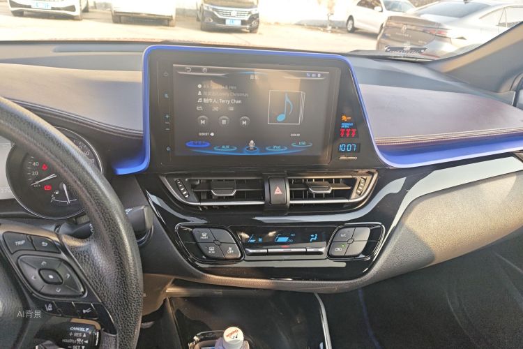 Toyota C-HR 2020 car image #15