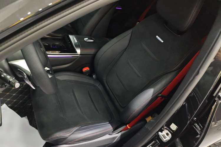 Mercedes-Benz GLC AMG 2025 immagine di auto #15