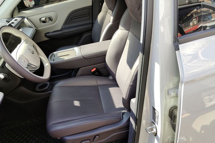 零跑汽车 零跑B10 2025 汽车图片 #15