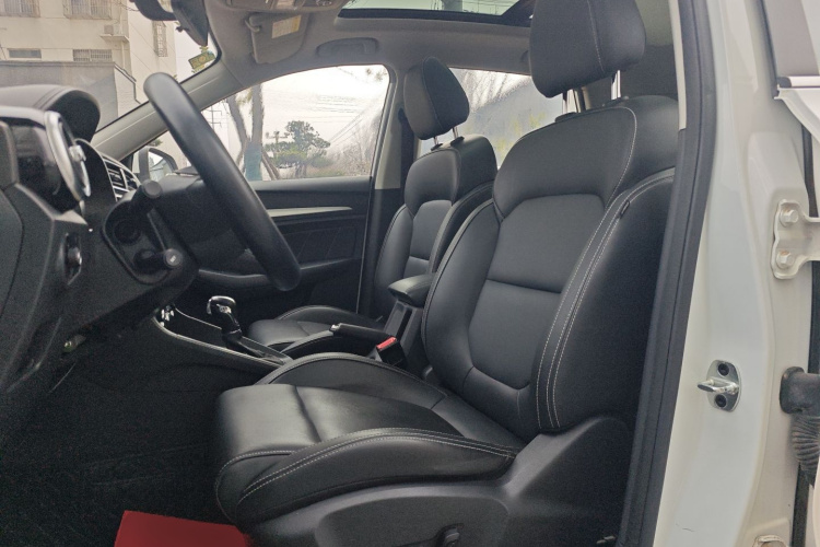 MG ZS 2019 car image #15