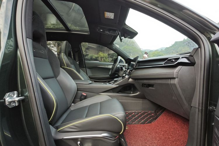 Lynk & Co 06 2023 car image #15