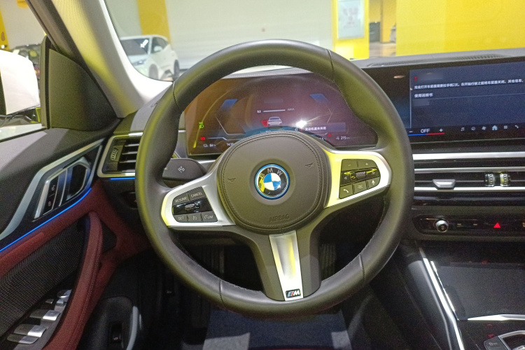BMW i4 2025 car image #15