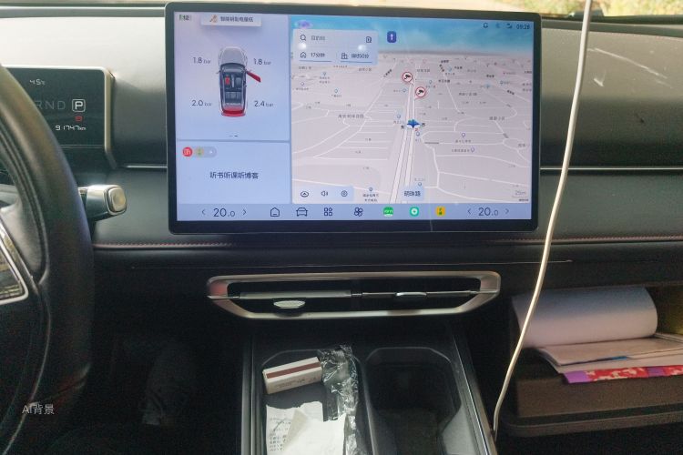 哪吒汽车 哪吒X 2023 汽车图片 #15